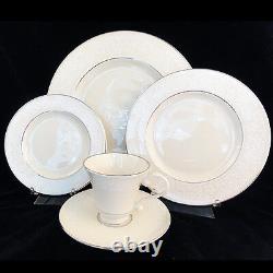 BROCADE IVORY/SILVER Pickard 5 piece place setting Made in USA hand decorated
