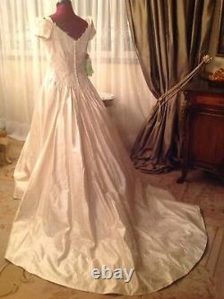 GALINA Silk, Hand Beaded Ivory Color Wedding Gown. Size 8. NWT. Made In USA