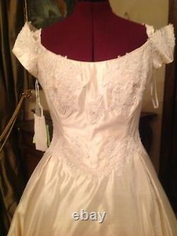 GALINA Silk, Hand Beaded Ivory Color Wedding Gown. Size 8. NWT. Made In USA