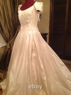 GALINA Silk, Hand Beaded Ivory Color Wedding Gown. Size 8. NWT. Made In USA