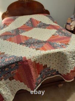 Hand-Quilted Log Cabin. Vintage Pinks/Blues/White Florals. Excellent Condition