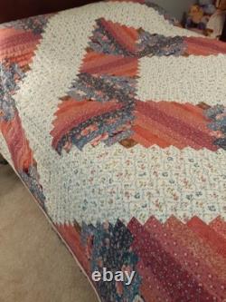 Hand-Quilted Log Cabin. Vintage Pinks/Blues/White Florals. Excellent Condition