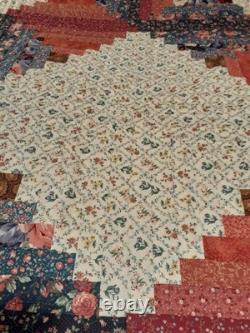 Hand-Quilted Log Cabin. Vintage Pinks/Blues/White Florals. Excellent Condition