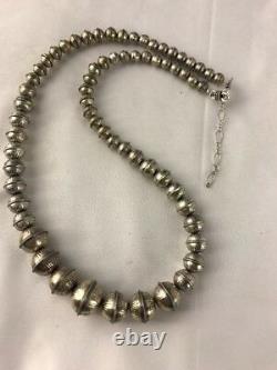 Hand Stamped Bench Navajo Pearls Graduated Sterling Silver Bead Necklace 20 335