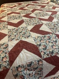 NEW Beautiful Carpenter Star/Starburst Handmade Quilt 78 x 96