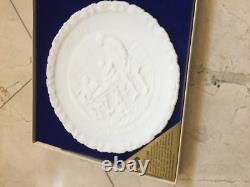 NIB Authentic Hand Made Glass Unanimous Declaration of the USA Treasure 9 X 9