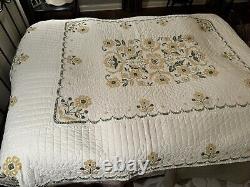 Vintage 1950'sUSA HANDMADE Quilted & Cross StitchedNo Holes or TearsNiceBR