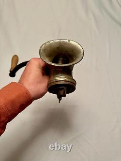 Vintage Meat Grinder, Made in USA, Hand cranked