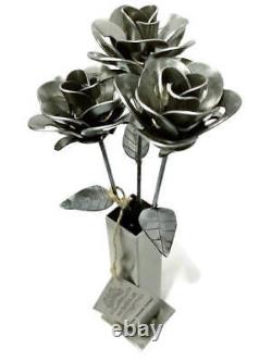 3 Roses en Métal Soudées et Vase, Trois Roses Métalliques Éternelles avec Vase