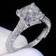Bague De Fiançailles à Trois Rangées En Moissanite Taille Coussin Plaquée Or Blanc 14k 2,54 Tcw