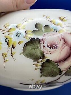 Bol en verre de Bristol blanc signé à motifs floraux de roses, peint à la main avec vase inséré.