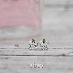 Boucles d'oreilles clous en diamant naturel rond de 1,05 carat à 6000 $ en or blanc 14K
