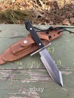 Couteaux muraux, modèle 17 Astro avec fourreau modèle C