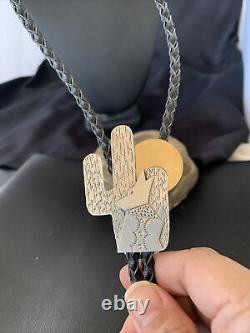 Cravate Bolo en Argent Sterling Navajo avec Loup Hurlant et Lune 12147