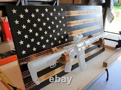 Drapeau Américain Rustique En Bois Avec Rack De Pistolet Fabriqué À La Main 36 X 19.5 Fabriqué Aux États-unis