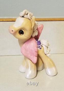 Figurine en argile Pegasus Butterwings de Tumble Creatures Serendipity faite à la main