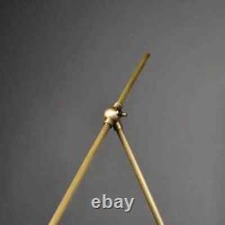 Lampe murale réglable Magari en bronze, blanc et laiton par Exoticshandicrafts
