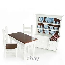 Le trésor de la reine: Table de ferme pour poupée de 18 pouces, chaises, vaisselier, vaisselle et couverts.