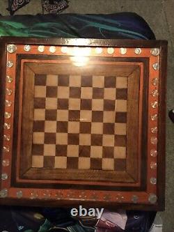 Plateau d'échecs, fait à la main en bois et résine poly coulée, engrenages, engrenages d'horloge, chronométrage