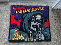 Tapis MF Doom Rug fait main, Tapis à touffes, Couverture d'album Doomsday Hip Hop